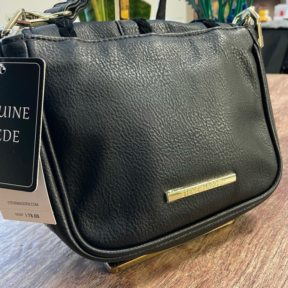 Steve Madden - NWT Beautiful Soft Suede/Leather All Black Crossbody!!